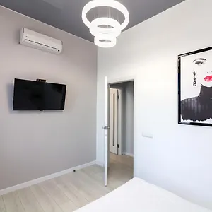  Апартаменты Leogrand Vip On Pidhirna 3 Украина